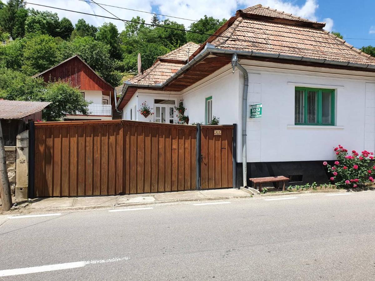 里梅泰亚Rozsa Panzio住宿加早餐旅馆 外观 照片
